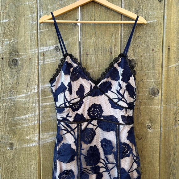 Navy Blue Floral Mesh Lace Bustier Trumpet Midi Dress ๐ฟ - Picture 4 of 11